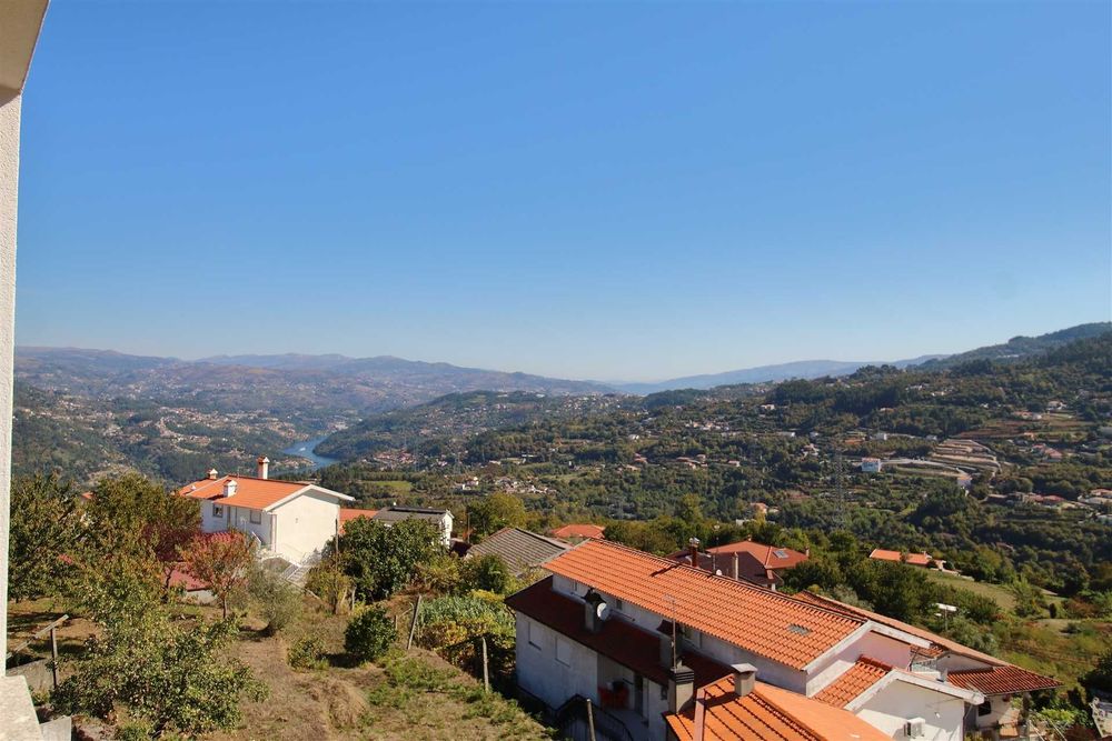 Moradia T4+1 - Santiago de Piães _ Cinfães