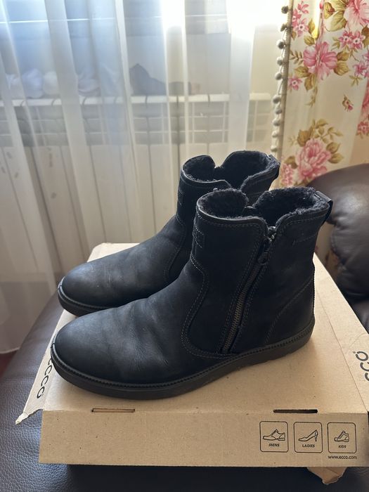 Продаются зимние ботинки экко