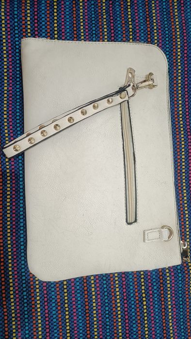 Carteira de mão cor pérola