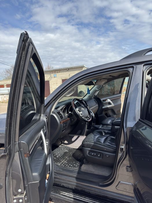 Продам Toyota Land Cruiser 200