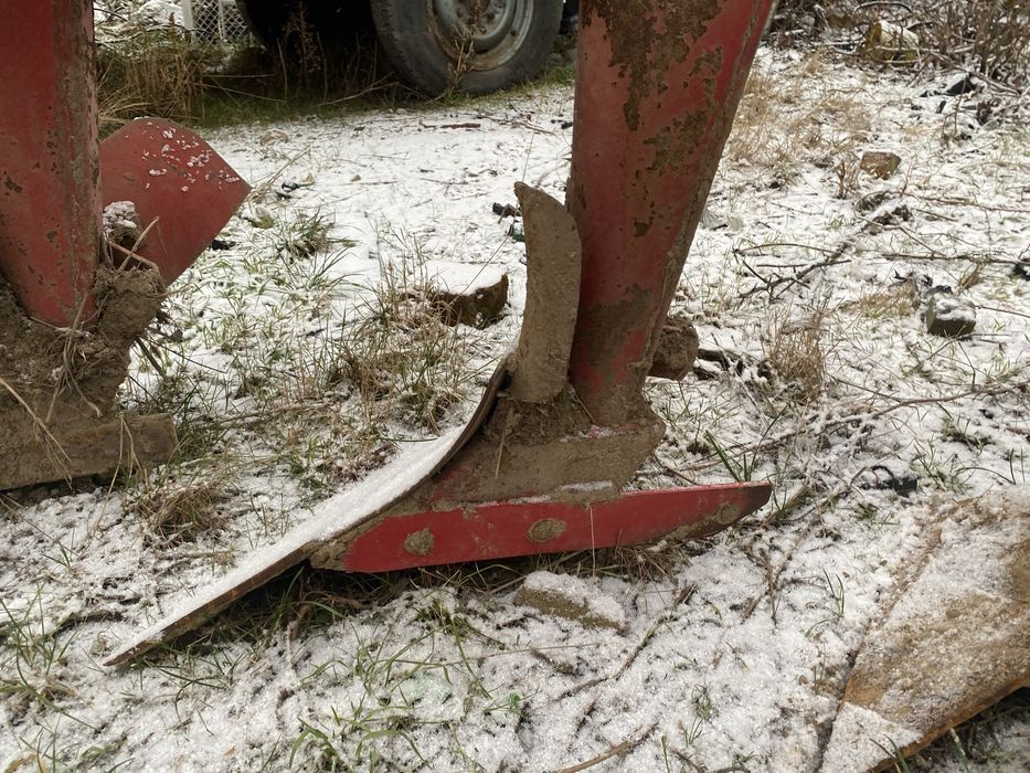 Pług podorywkowy siedmioskibowy