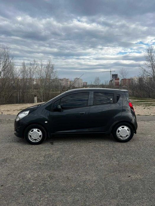 Автомобиль на автомате Шевролет Спарк