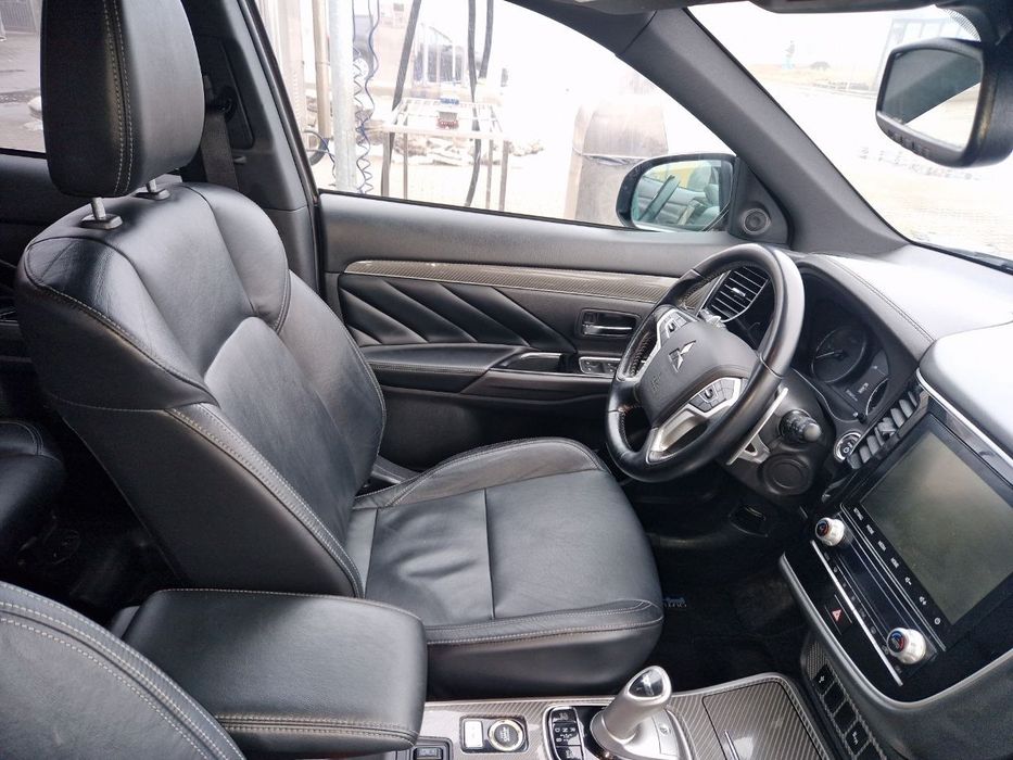 Mitsubishi outlander phev 2019