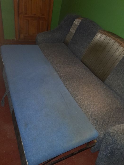 Віддам розкладний диван