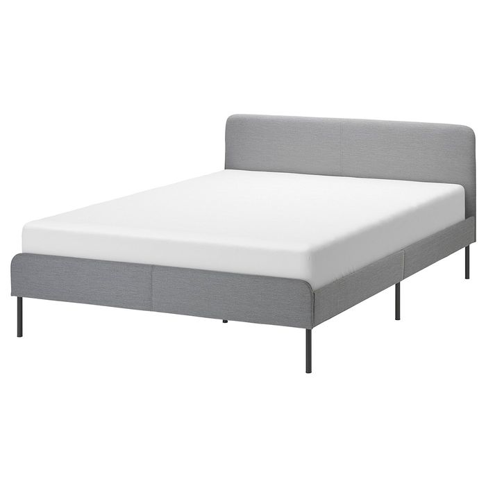 Cama casal conservada
