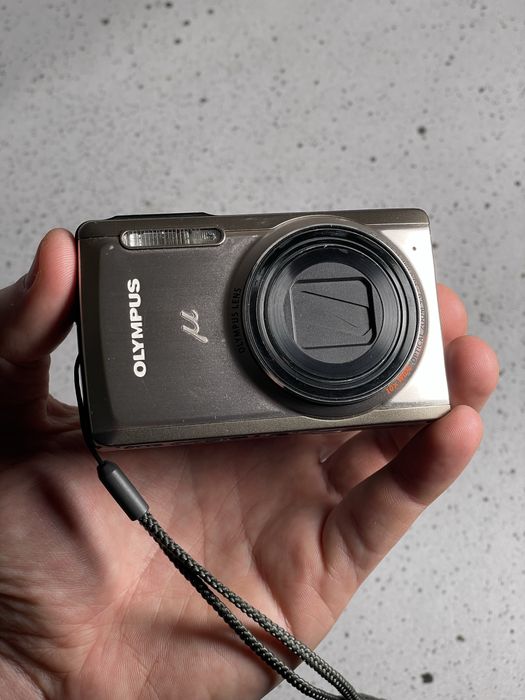 Вживаний Olympus m9010 - 14mp/10x zoom/великий екран