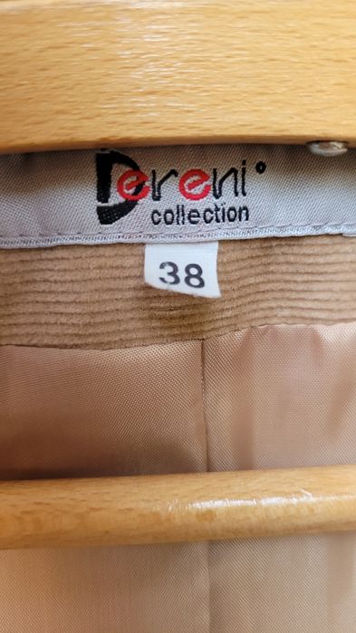 Sztruksowy beżowy płaszczyk z podszewką