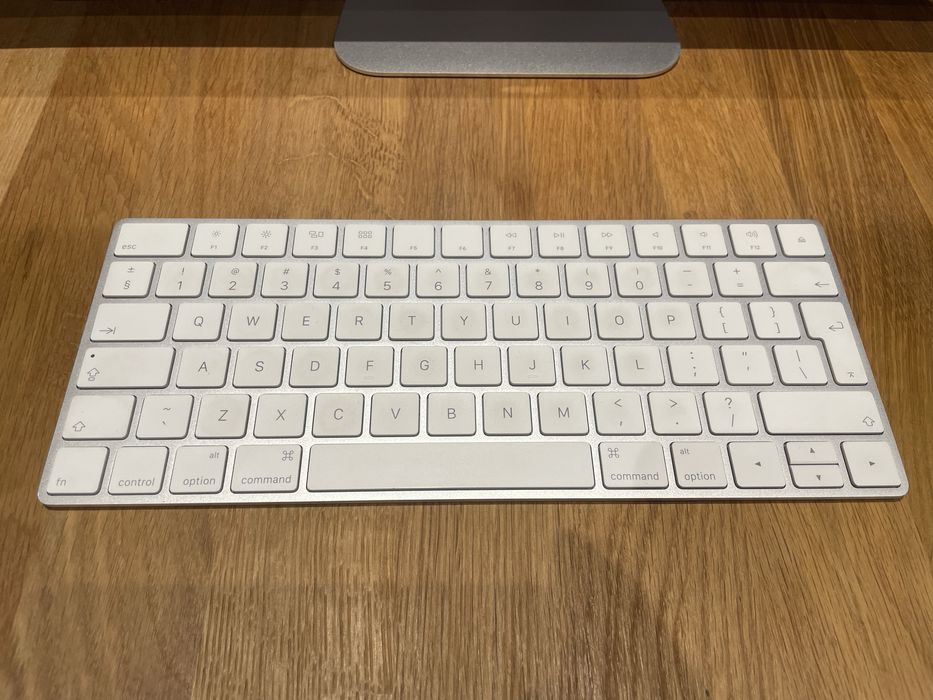 Apple iMac Retina 4K 21,5 intel i5 / 8GB /HDD 1Tb MacOS USB superdrive