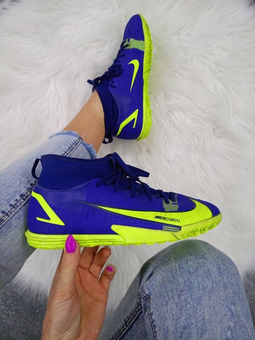 Buty piłkarskie Nike Mercurial Superfly 8 rozmiar 36.5 chłopięce