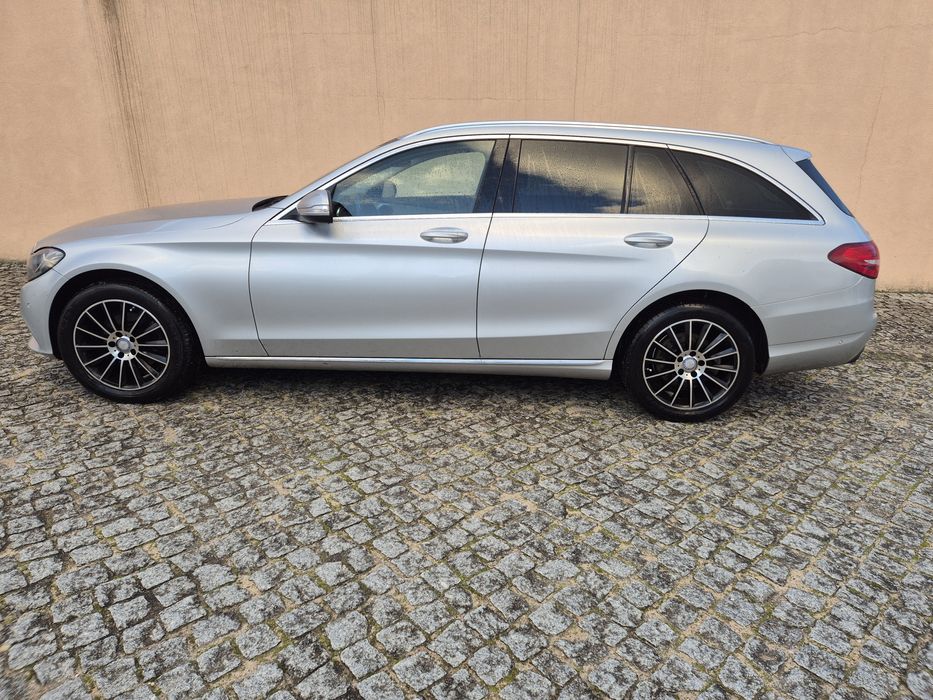 Em excelente estado geral