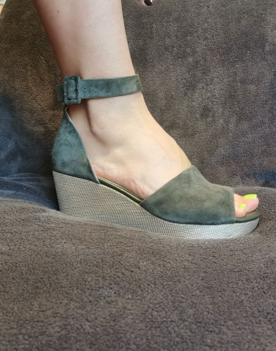 Жіночі босоніжки