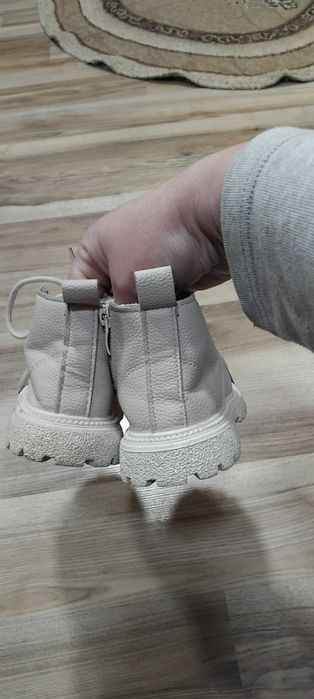 Осінні черевички для  дівчинки