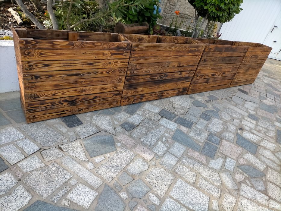 Floreiras e bancos de paletes