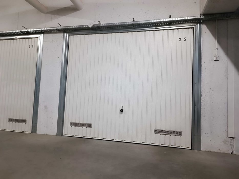 Wynajmę Garaż - Emilii Plater w hali garażowej nr 3