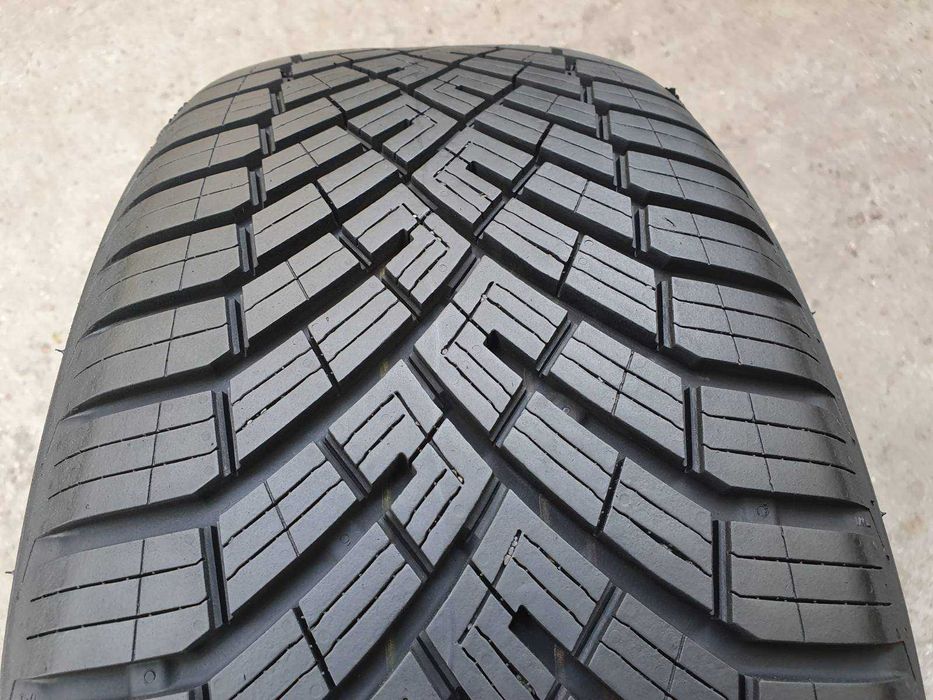 2x Continental Allseason Contact 2  225/40r18  7,4mm