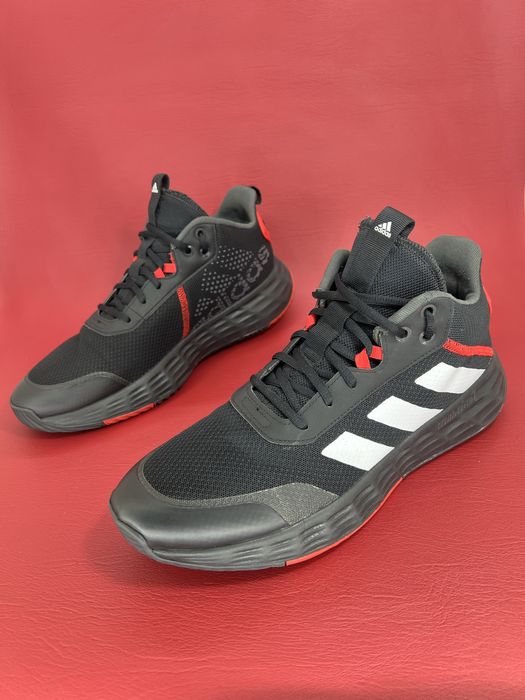 Кросівки 46р. Adidas Ownthegame 2.0