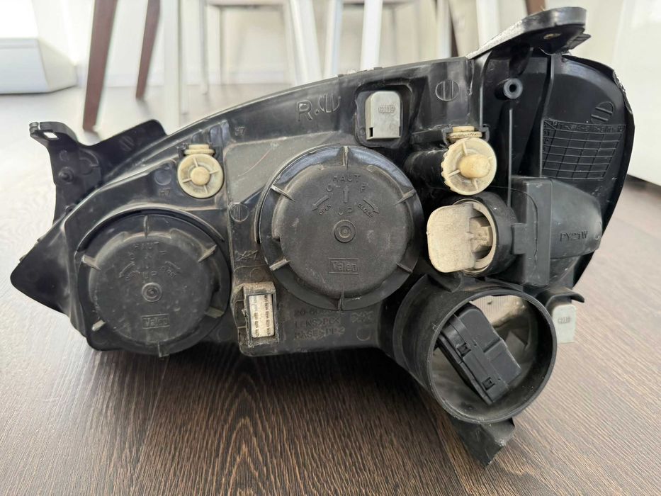 Opel Corsa C prawy przedni reflektor lampa