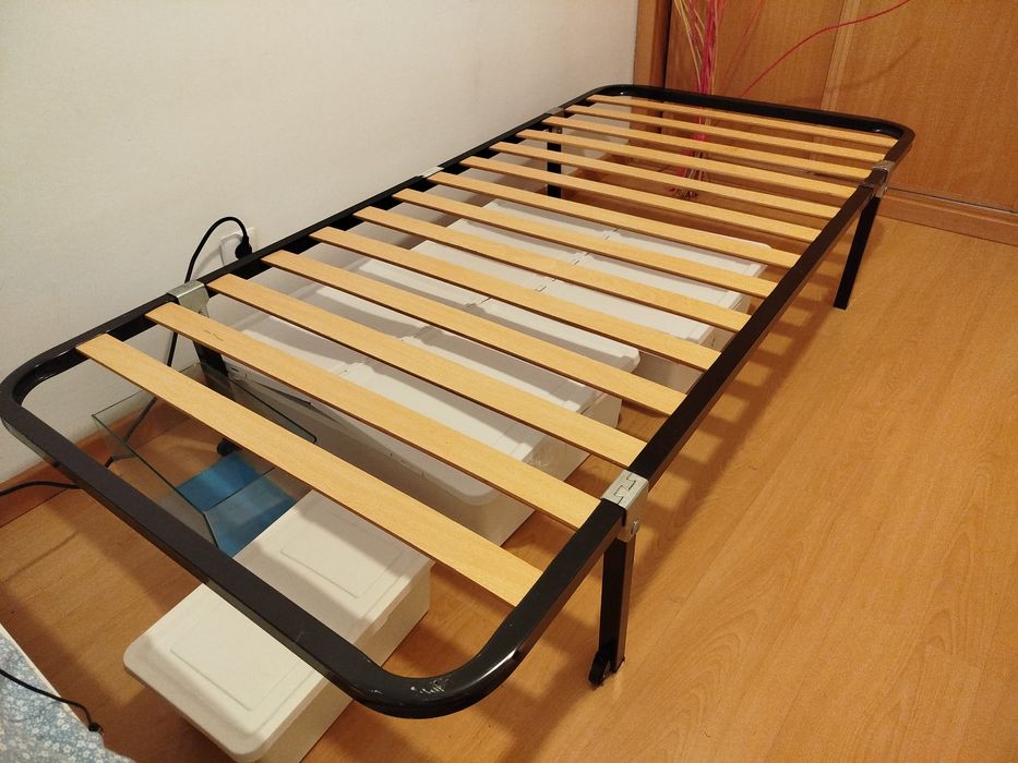 Estrado de cama de solteiro