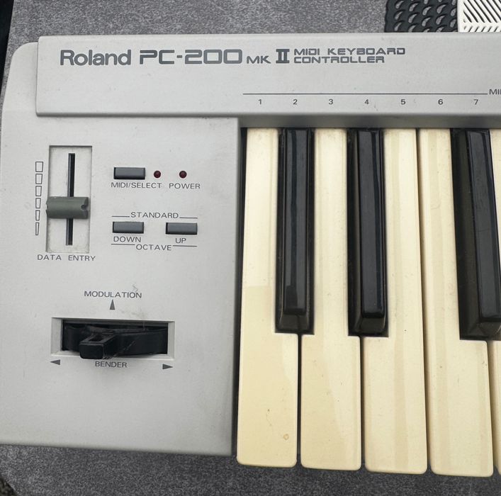 Roland PC-200mkII midi kontroller