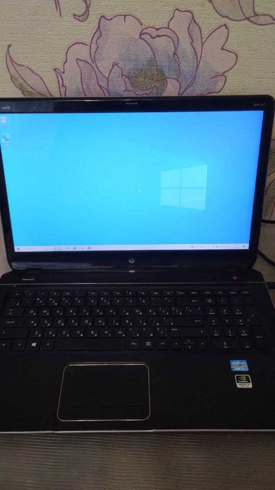 HP envy dv7 Intel Core i7 8ram HDD 320Gb с фирменной сумкой