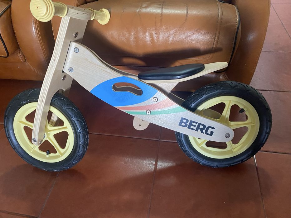 Bicicleta Berg madeira para bebes 3/4 anos nova