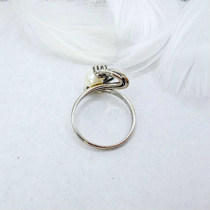 Złoty pierścionek z diamentami i perłą Próba 585 (47K) Rozmiar: 21