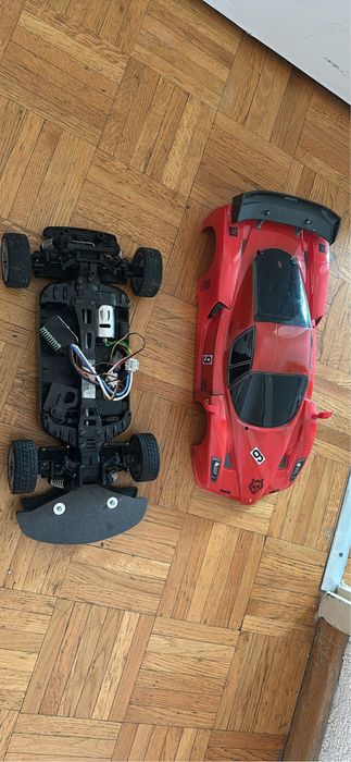 Vendo tamiya tb-01 enzo ferrari muito raro em bom estado