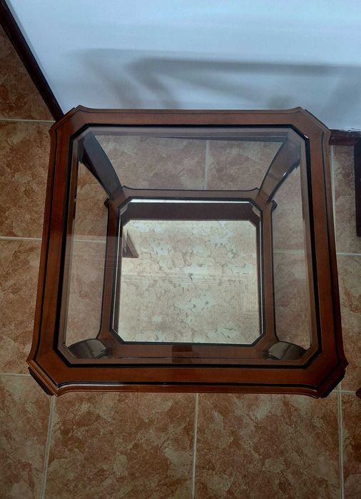 Mesa de centro em madeira maciça – Estilo Clássico