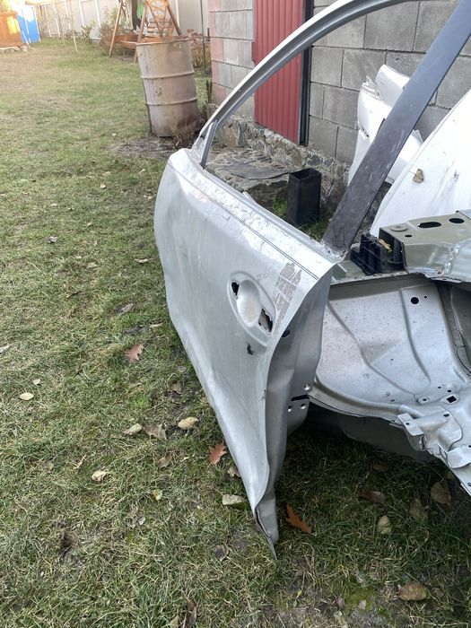 Двері передні ліві nissan rogue 2019