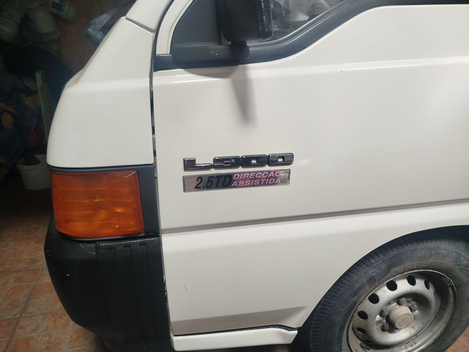 Mitsubishi L300 6 lugares caixa aberta