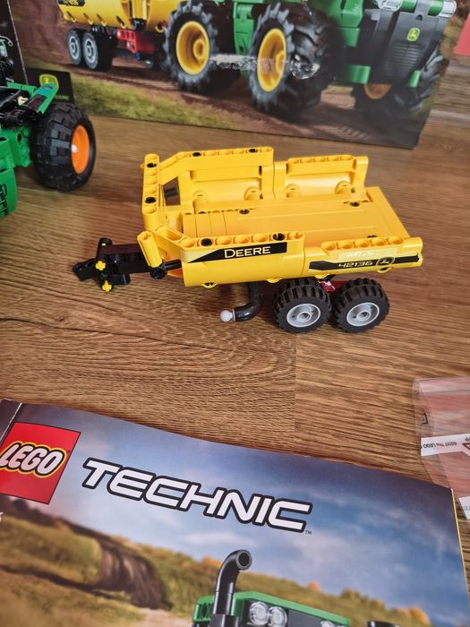Klocki LEGO Technic 42136 Traktor John Deere 9620R 4WD