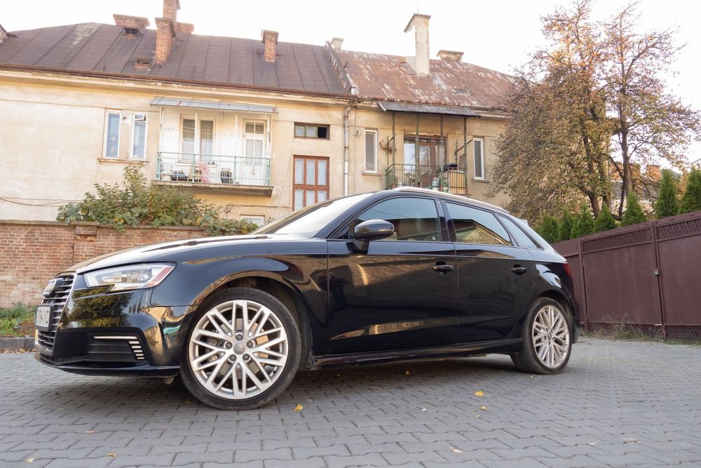 Audi A3 E-tron Sportback Hybrid Ауді А3 Етрон Електро