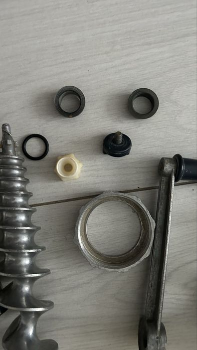 Ручная соковыжималка шнековая для томатов и ягод