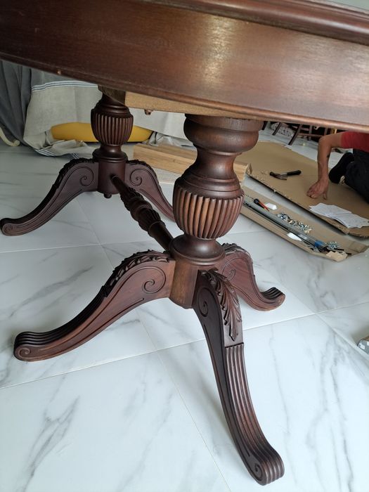 Vendo mesa de jantar e 4 cadeiras