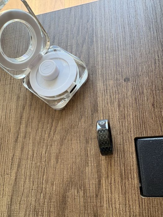 Smart ring pierścionek z wyświetlaczem