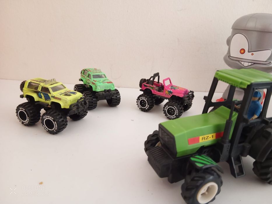 Brinquedos: lote carros skate táxi chicco trator