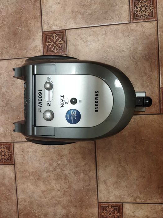 Пылесос для уборки Samsung SC-6532 с контейнером 1800W.