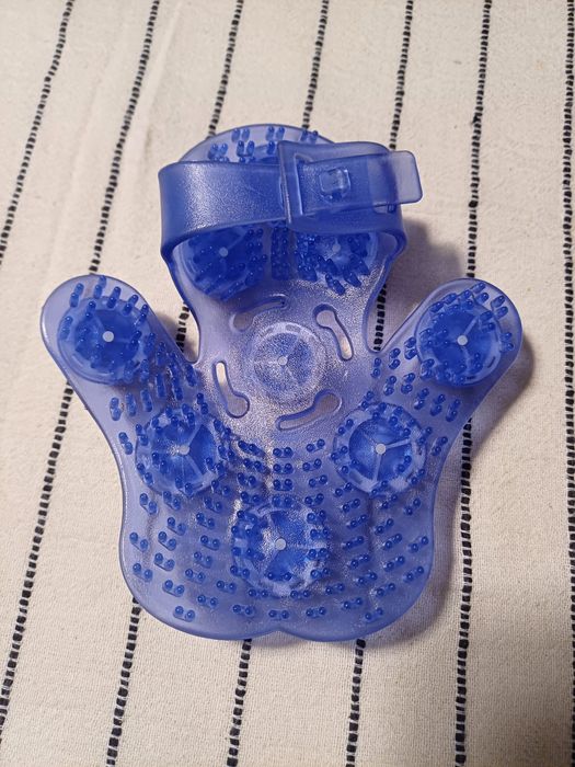 Luva de massagens para alívio de dores musculares