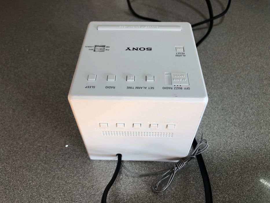 Sony ICF-C1W Clock Radio (Like New)64739979404033122