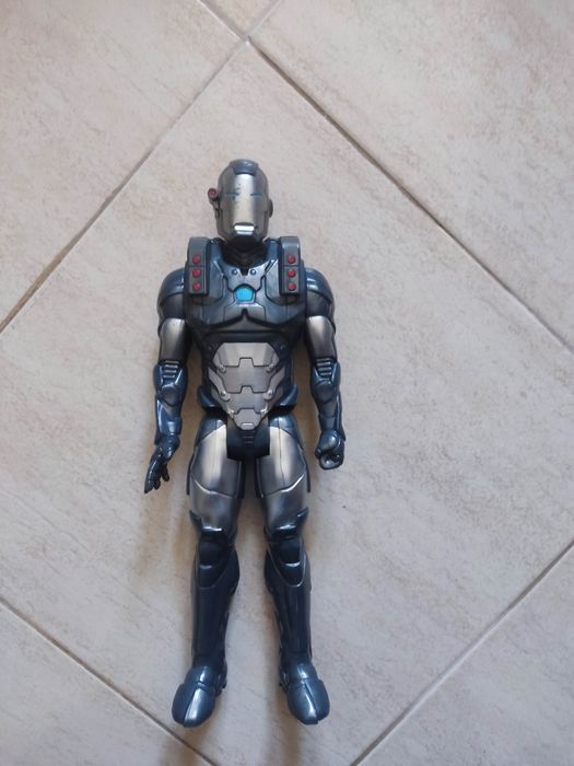 Boneco Marvel - Máquina de Combate (War Machine).