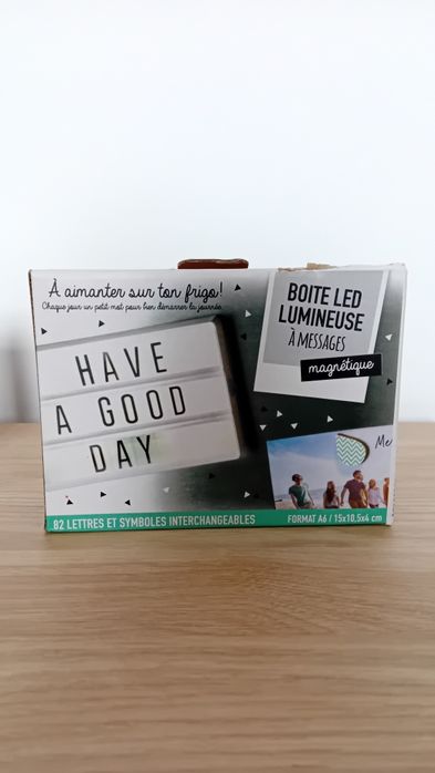 Skrzynka, tablica, panel, pudełko świetlne LED