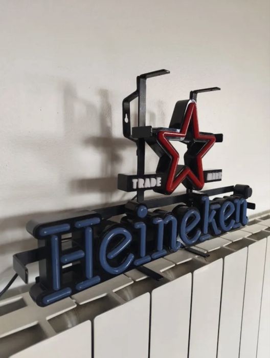 Placa luminosa heninkan