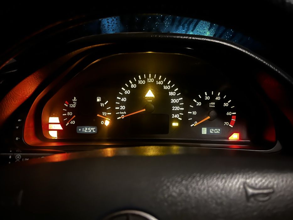 Розбираю на болти та гайки Mercedes W208 CLK 2.0 бензин