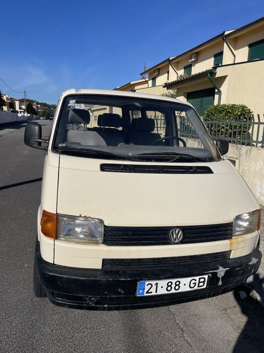 VW T4 Caravelle 9 Lugares | Duas Portas Laterais