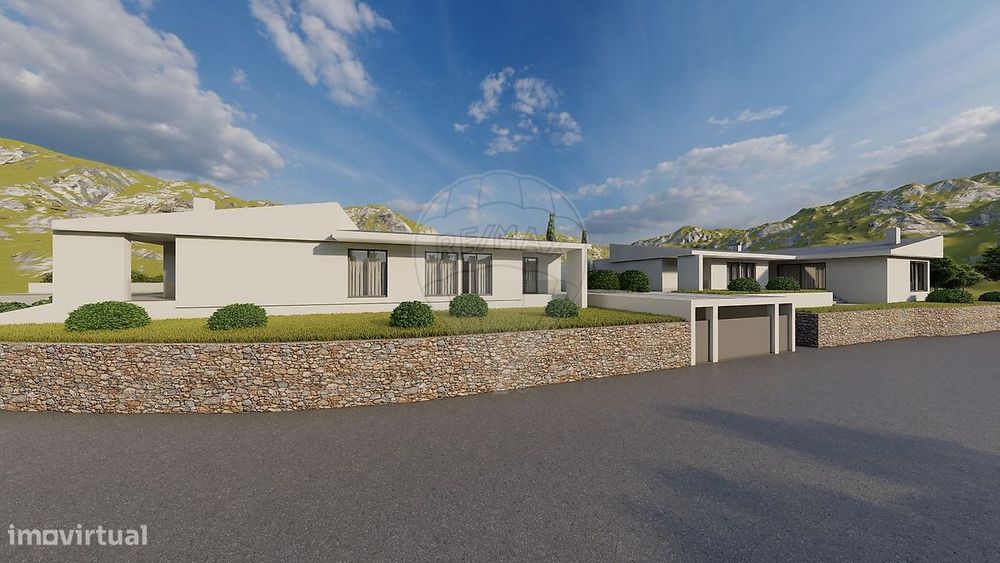 Moradia T4 para venda