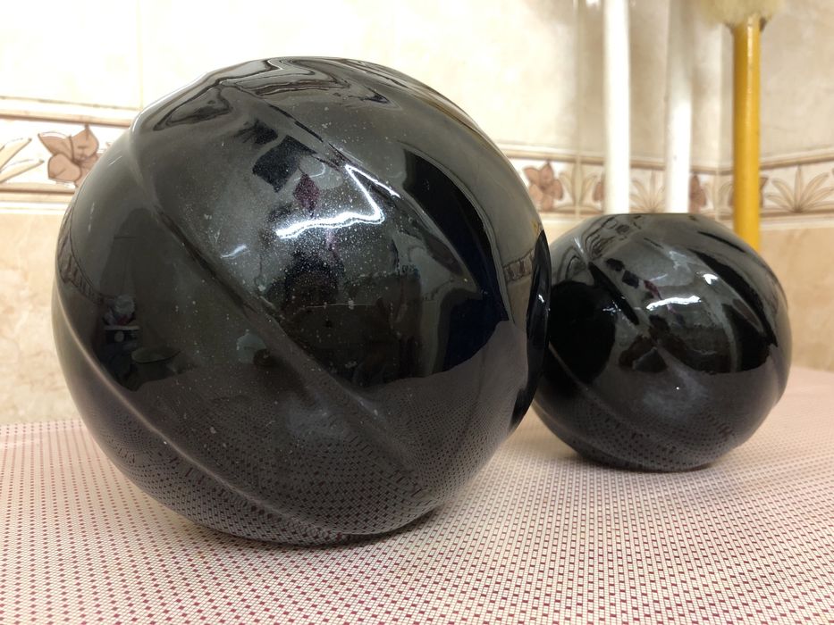 Черная керамическая посуда вазы тарелки блюдца пиалы - Румыния