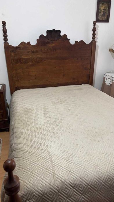 Cama de Madeira Solteiro ou Casal - EXCELENTE ESTADO