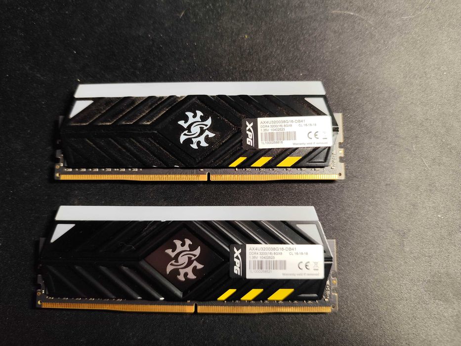 Memória RAM xpg 8GB DDR4 RGB 2X