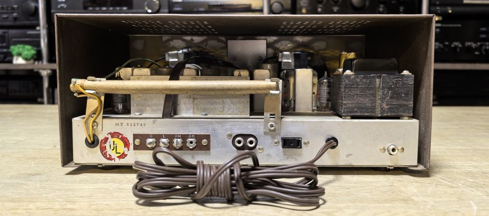 Вінтажний радіоприймач Calbest stereophonic