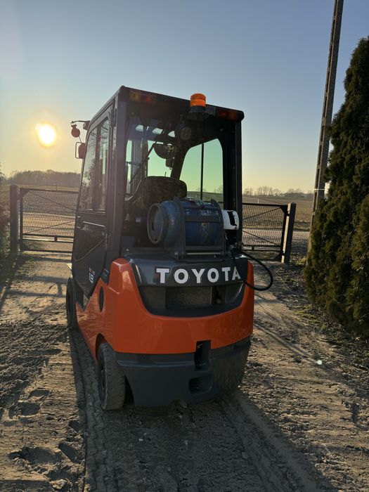 Wózek widłowy Toyota 8fgf18